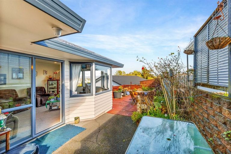 Photo of property in 41a Luckens Road, West Harbour, Auckland, 0618