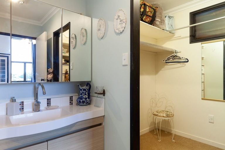 Photo of property in 439 Devon Street West, Lynmouth, New Plymouth, 4310
