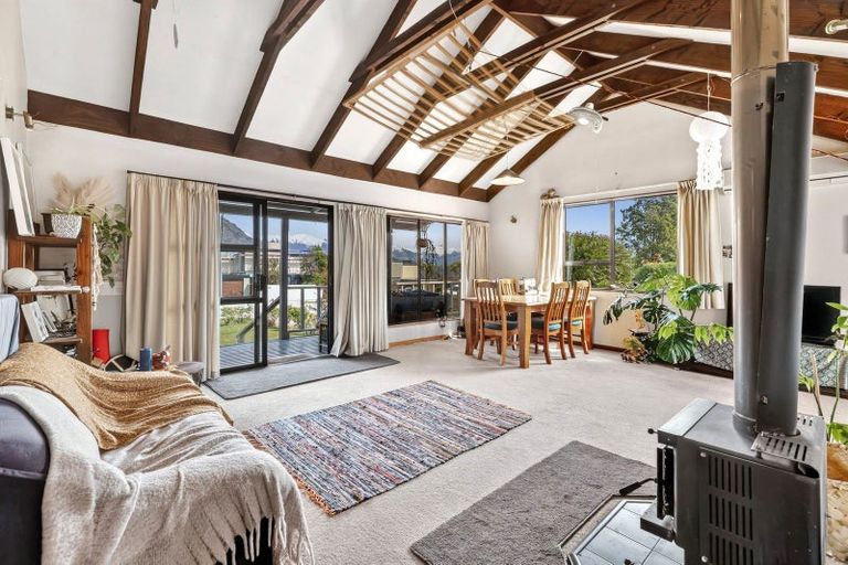 Photo of property in 229 Beacon Point Road, Wanaka, 9305