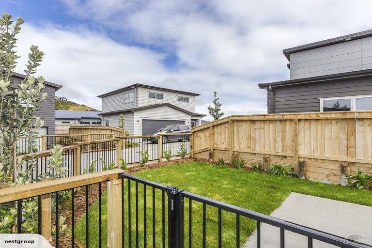 Photo of property in 90c/2 Endeavour Drive, Whitby, Porirua, 5024