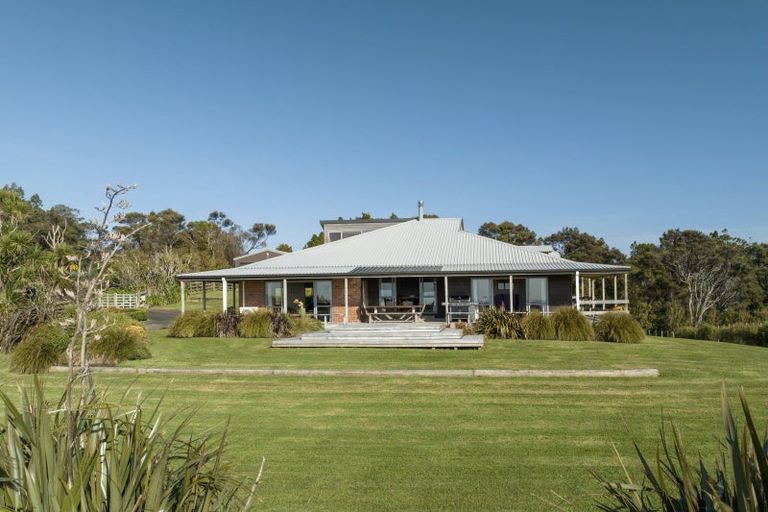 Photo of property in 457 Kiwitahi Road, Helensville, 0875