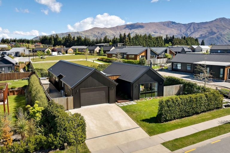 Photo of property in 49 Mount Nicholas Avenue, Wanaka, 9305