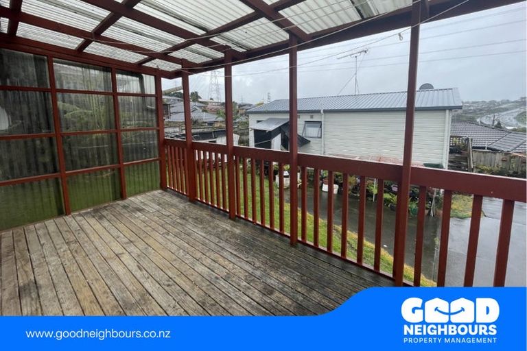 Photo of property in 3 Doone Place, Massey, Auckland, 0614