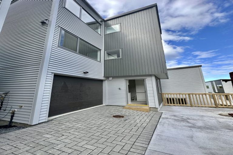 Photo of property in 4/11 Celeste Place, Totara Vale, Auckland, 0627