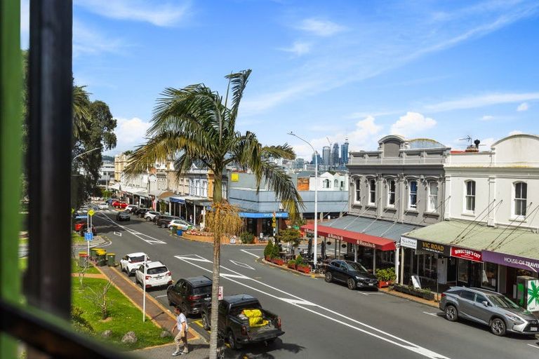 Photo of property in 10a Victoria Road, Devonport, Auckland, 0624