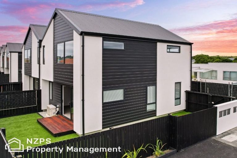 Photo of property in 67b Royal Crescent, Saint Kilda, Dunedin, 9012