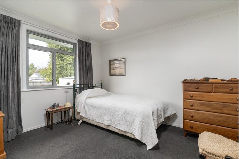 Photo of property in 9 Massey Street, Greytown, 5712