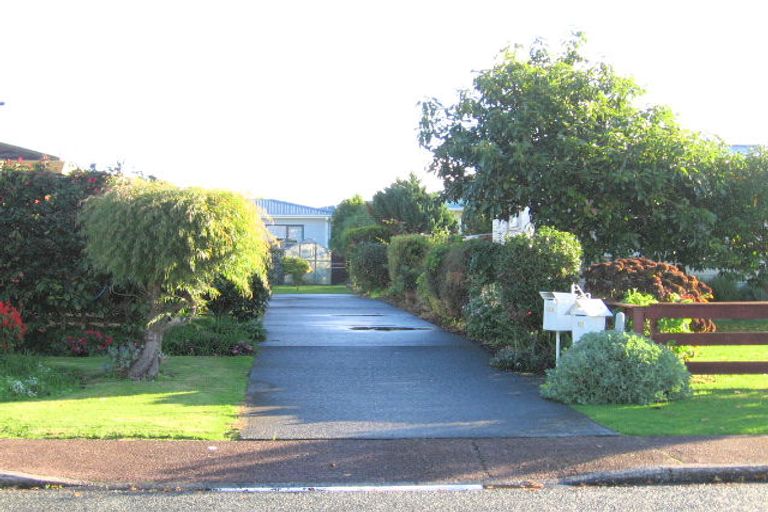 Photo of property in 12 Hatton Road, Orewa, 0931