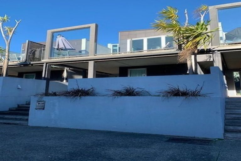 Photo of property in 364 Lake Terrace, Two Mile Bay, Taupo, 3330