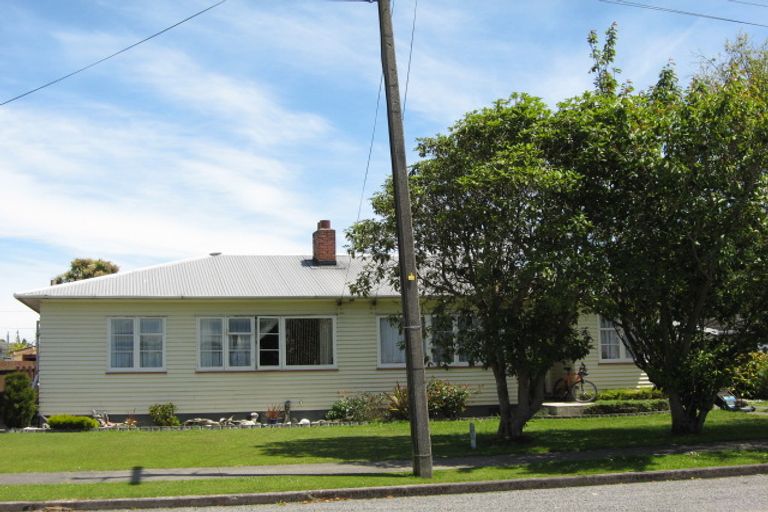 Photo of property in 26-26a Queen Street, Westport, 7825