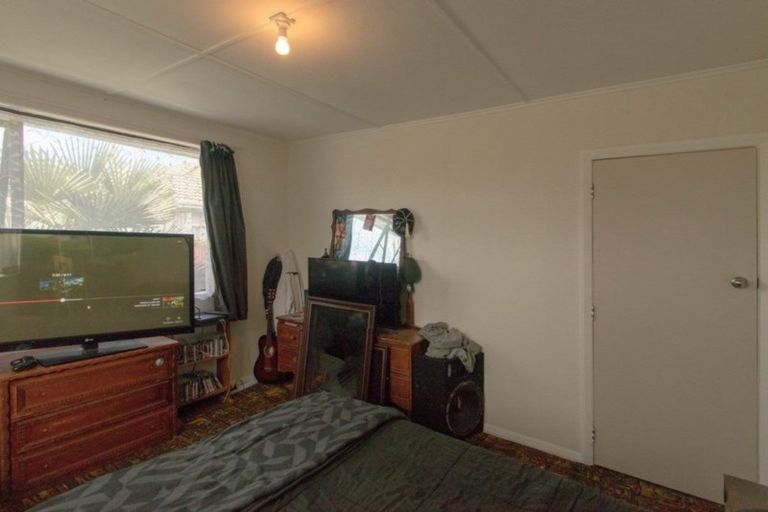 Photo of property in 20 Curling Crescent, Onekawa, Napier, 4110