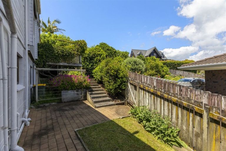 Photo of property in 22 Kathy Terrace, Stanmore Bay, Whangaparaoa, 0932