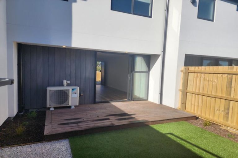 Photo of property in 2/114 Stanmore Road, Linwood, Christchurch, 8011