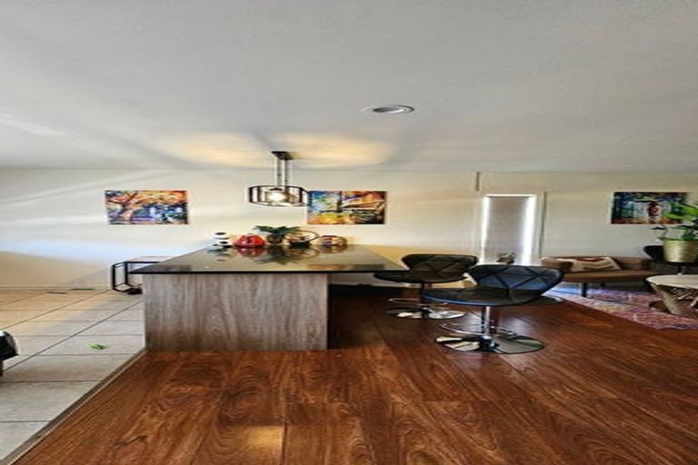 Photo of property in Krisley Court, 25/6 Ambrico Place, New Lynn, Auckland, 0600