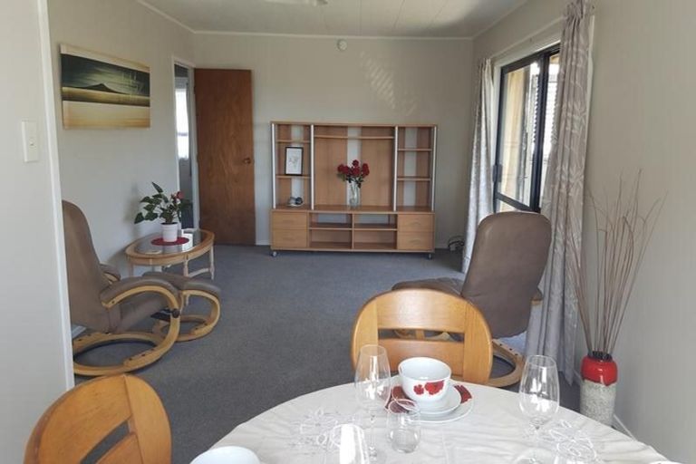 Photo of property in 28 Moire Road, Massey, Auckland, 0614