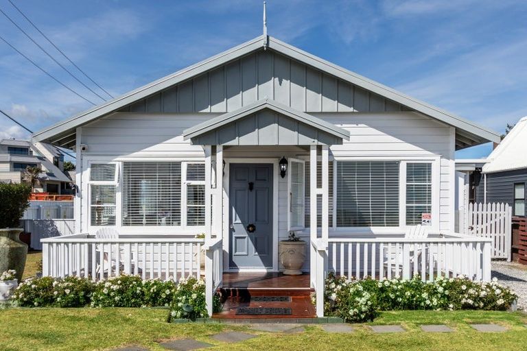 Photo of property in 96 Marine Parade, Paraparaumu Beach, Paraparaumu, 5032