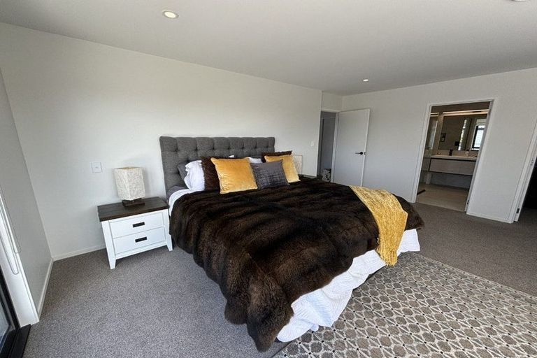 Photo of property in 16 Mutetai Road, Clarks Beach, 2122