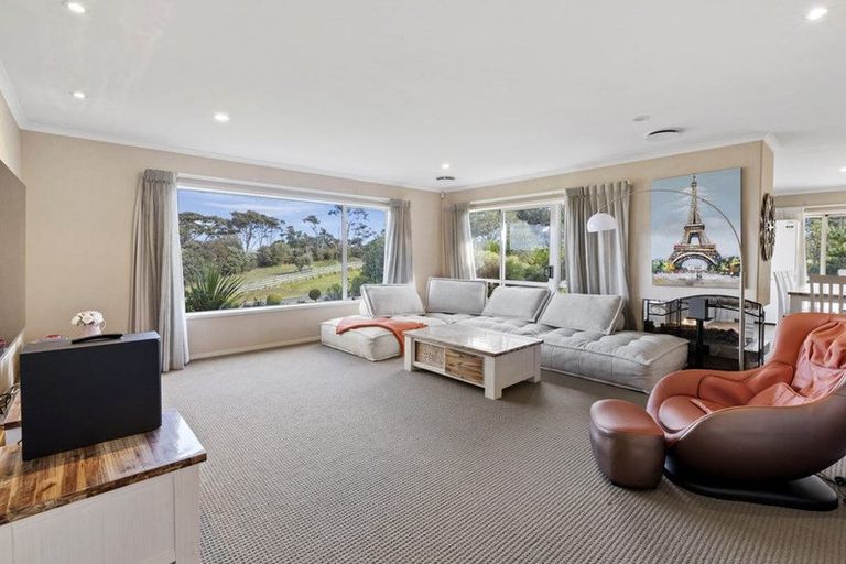 Photo of property in 15 Matheson Road, Red Beach, 0932