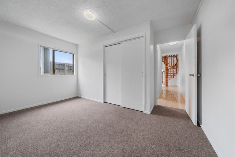 Photo of property in 12b Bronte Place, Whalers Gate, New Plymouth, 4310