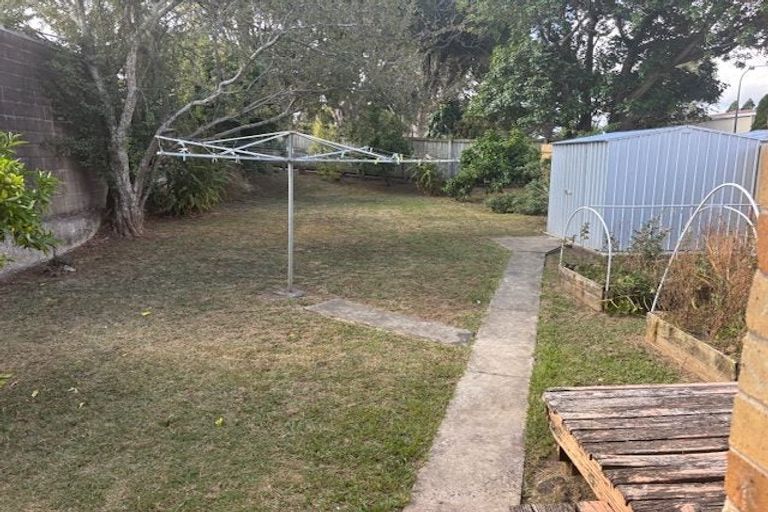 Photo of property in 15 Miller Road, Mangere Bridge, Auckland, 2022