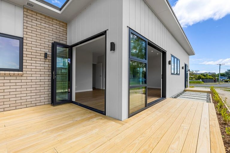 Photo of property in 20 Aubrey Crescent, Rainbow Point, Taupo, 3330