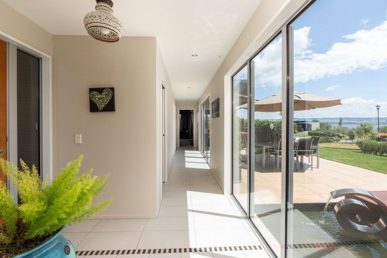Photo of property in 24 Pukenamu Road, Rainbow Point, Taupo, 3330