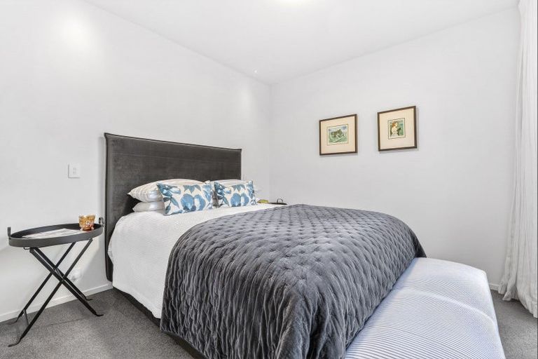 Photo of property in 10a Kinross Lane, Jacks Point, Queenstown, 9371