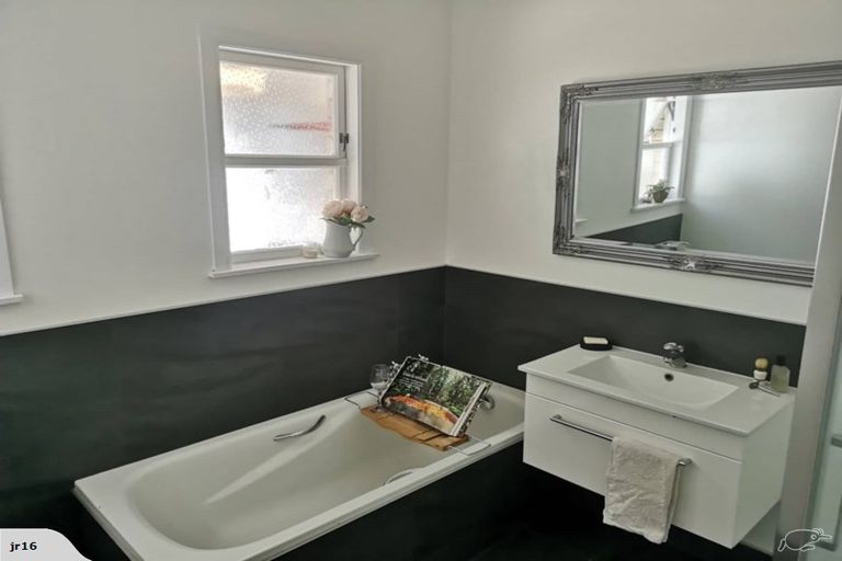 Photo of property in 596 Maunganui Road, Mount Maunganui, 3116
