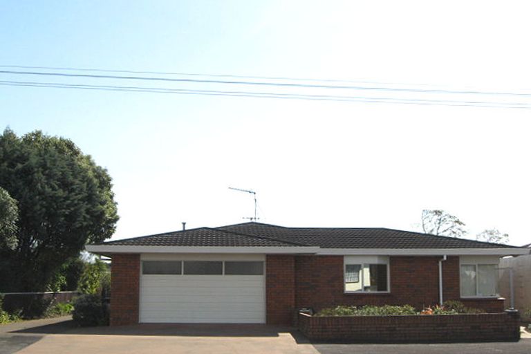 Photo of property in 16 Tukapa Street, Westown, New Plymouth, 4310