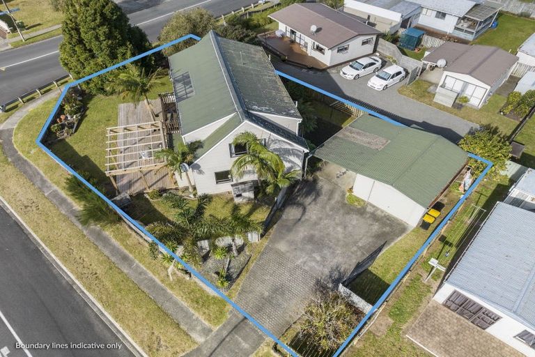 Photo of property in 100 Mayfair Avenue, Whangamata, 3620