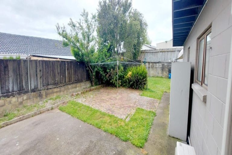 Photo of property in 54 Makora Road, Massey, Auckland, 0614