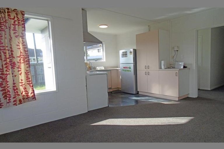 Photo of property in 2/1 Raeben Avenue, Hillcrest, Auckland, 0627