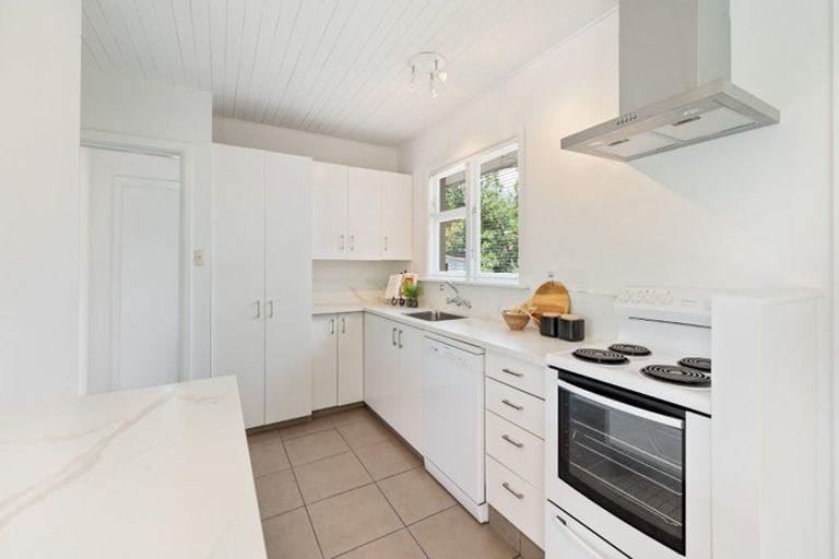 Photo of property in 24 Camelot Street, Ilam, Christchurch, 8041