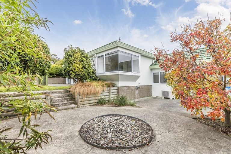 Photo of property in 1 Tombane Terrace, Papakowhai, Porirua, 5024