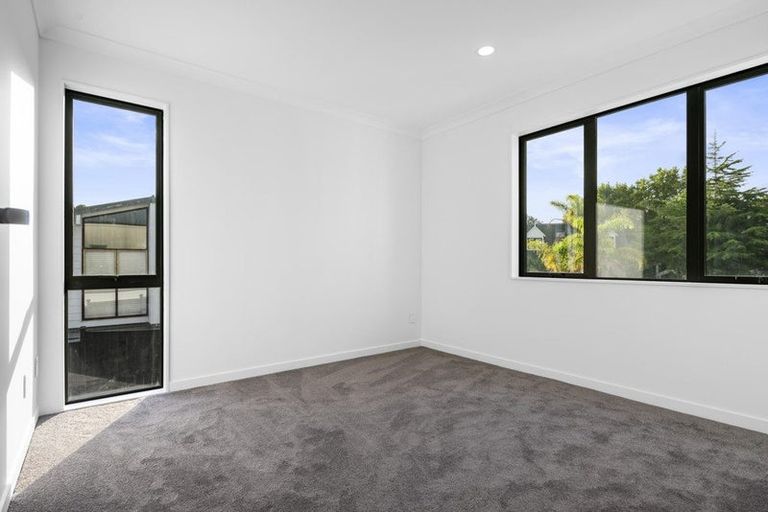 Photo of property in 24a Scarlock Avenue, Browns Bay, Auckland, 0630