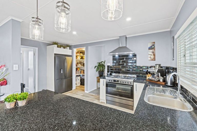 Photo of property in 21 Glenn Street, Castlecliff, Whanganui, 4501