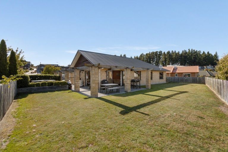 Photo of property in 27 Farrant Drive, Wanaka, 9305