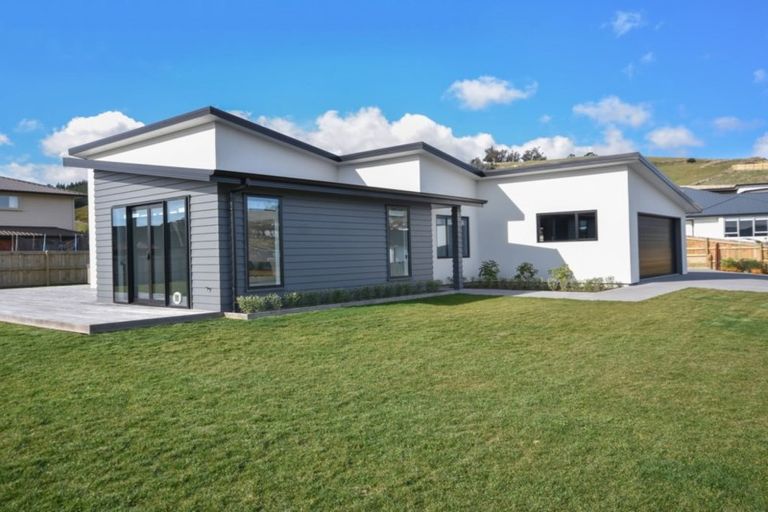 Photo of property in 25 Heathfield Drive, Mosgiel, 9024