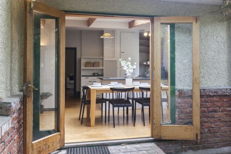 Photo of property in 26 Gamblins Road, Saint Martins, Christchurch, 8022