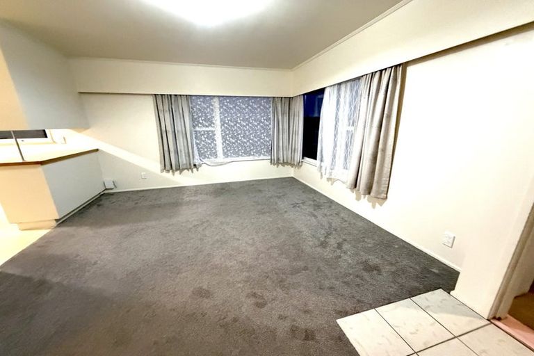 Photo of property in 2/3 Cheryl Place, Hillcrest, Auckland, 0627