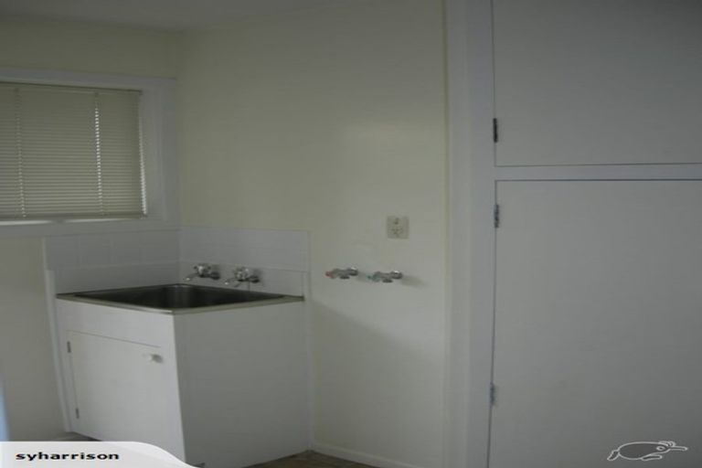 Photo of property in 77 Memorial Avenue, Ilam, Christchurch, 8053