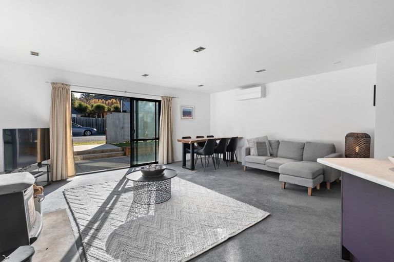 Photo of property in 2/1 Maple Court, Arthurs Point, Queenstown, 9371