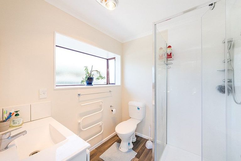 Photo of property in 14 Montana Way, Milson, Palmerston North, 4414