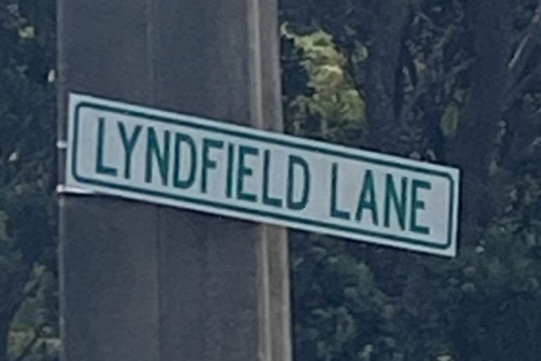 Photo of property in 26 Lyndfield Lane, Newlands, Wellington, 6037