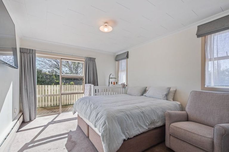 Photo of property in 14 Banks Place, Rangiora, 7400