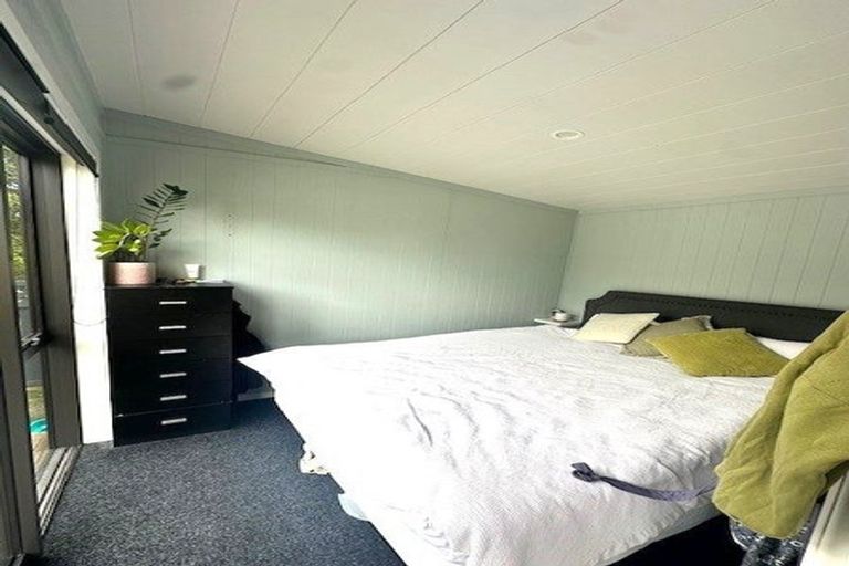 Photo of property in 21 Endeavour Street, Lyall Bay, Wellington, 6022