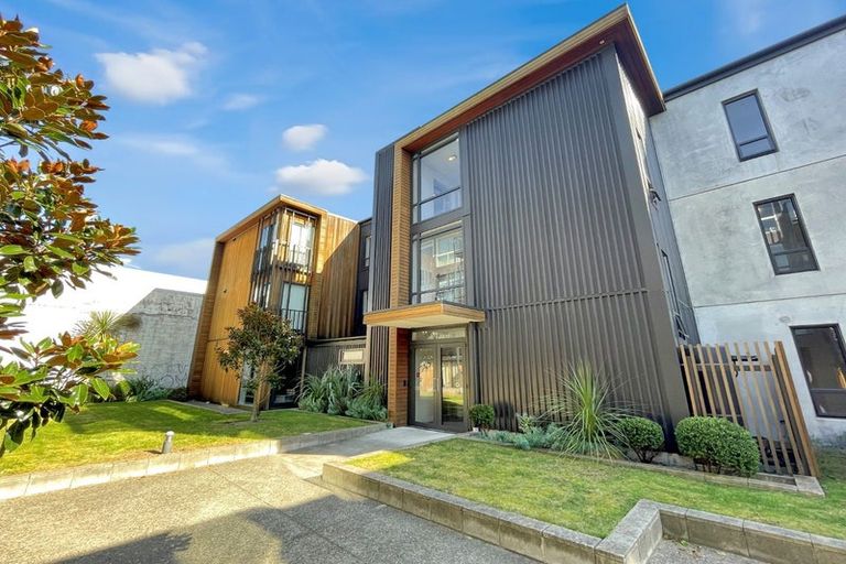 Photo of property in Vedado Apartments, 304/41u Hopper Street, Mount Cook, Wellington, 6011