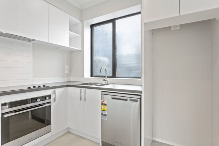 Photo of property in 5/89 Hobsonville Point Road, Hobsonville, Auckland, 0616