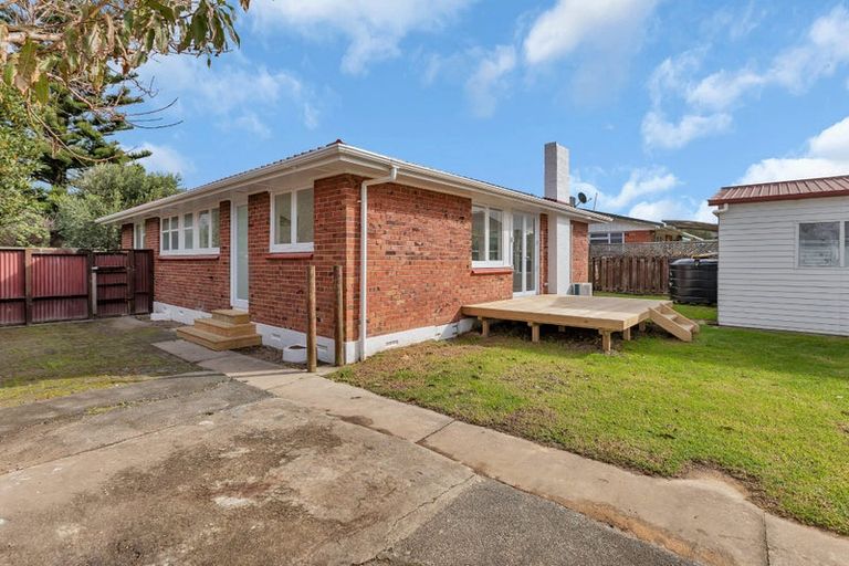 Photo of property in 11 Taotahi Walk, Ruakaka, 0116