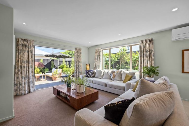 Photo of property in 1 Iti Place, Parklands, Christchurch, 8083